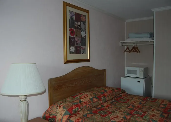Hotel Sea Breeze Ocean Ocean City